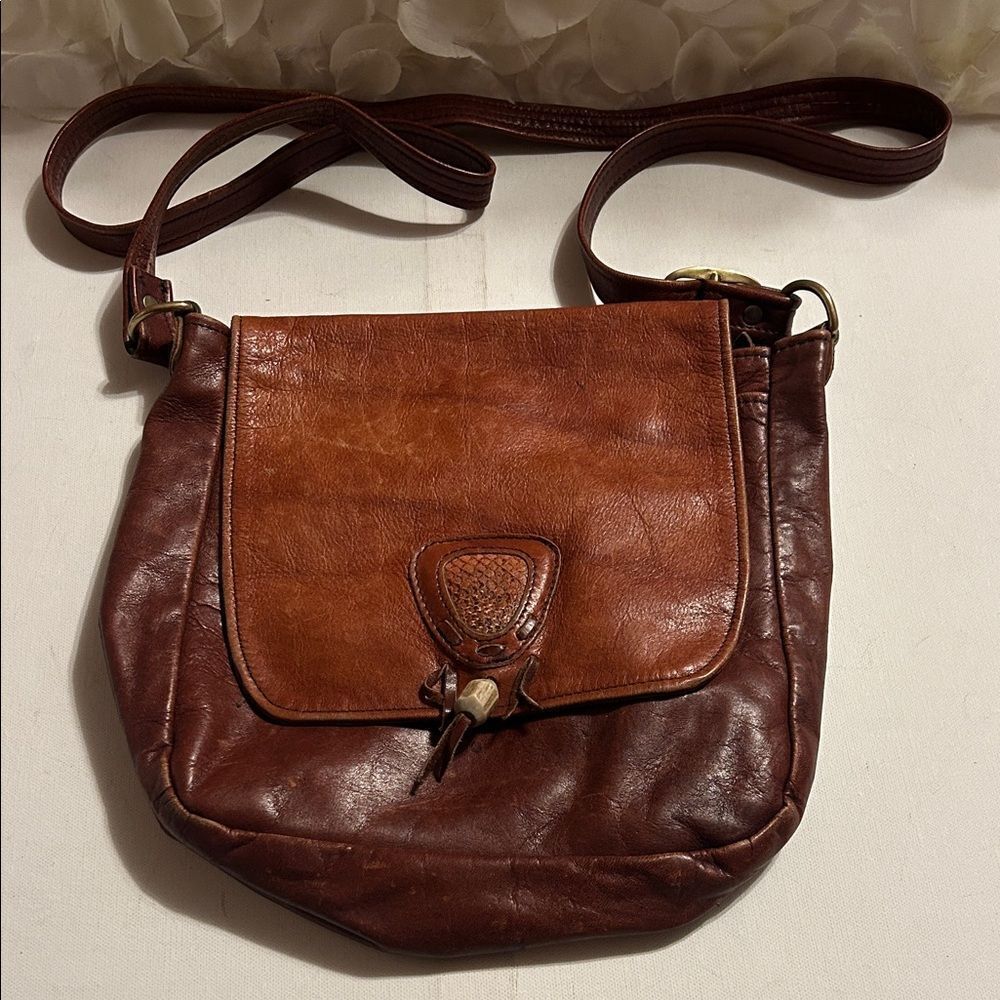 Elegant Brown Leather Crossbody Bag
